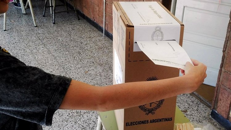 ¿Pueden aumentar los votos nulos?: Los temores por el debut de la boleta única de papel