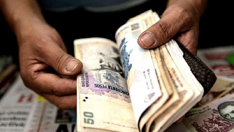 Salarios registrados subieron 2,4% en agosto y superaron a la inflación por segundo mes consecutivo