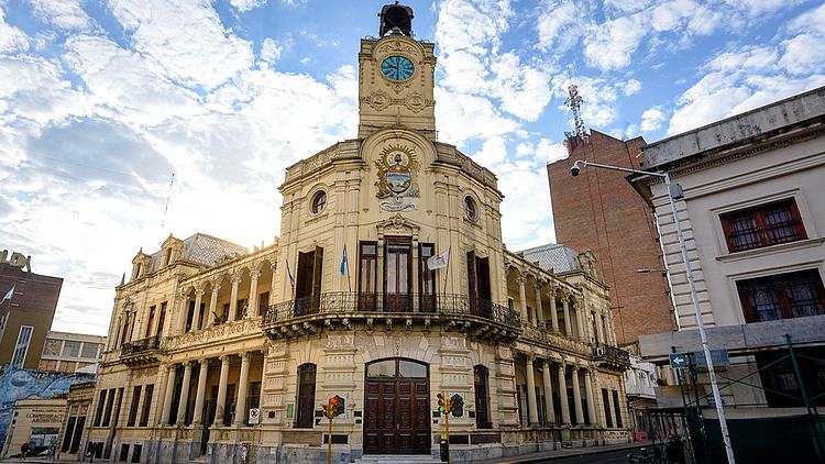 Los puntos del acuerdo salarial entre el Ejecutivo y los gremios municipales de Paraná