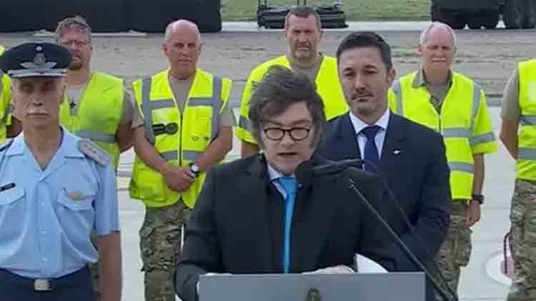 Milei presentó los aviones F-16, y defendió la designación del ministro de Defensa