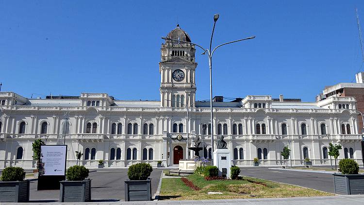 Entre Ríos autorizó un doble esquema de endeudamiento para 2026