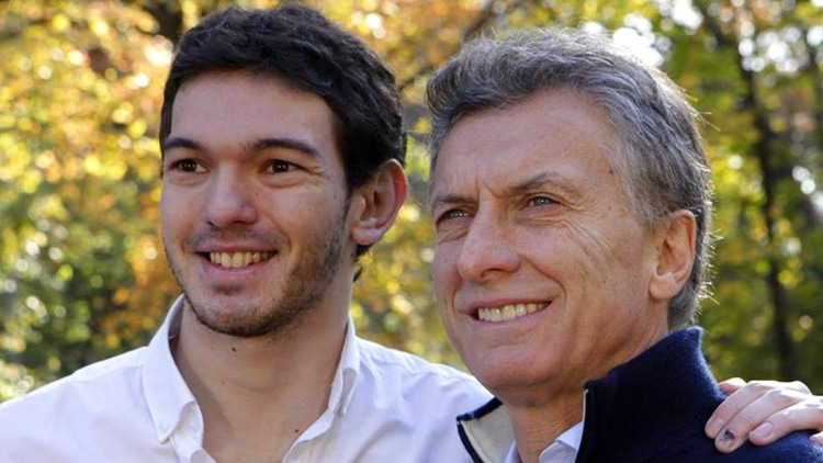 Emanuel Gainza junto a Mauricio Macri - Foto de campaña
