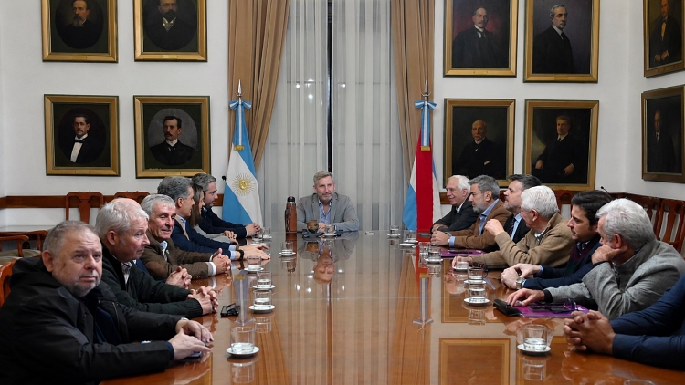 Frigerio acordó con la Mesa de Enlace un tope al inmobiliario rural y abrió agenda conjunta por caminos y producción
