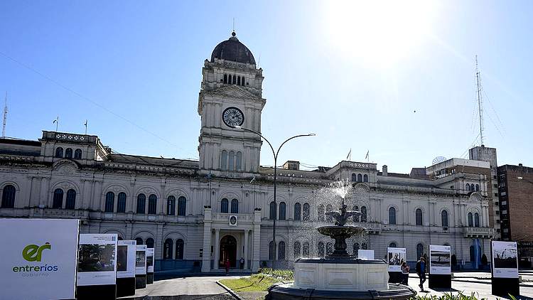Frigerio formalizó ante la Legislatura su reforma al Código Procesal Laboral